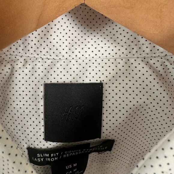 H&M White Dress Shirt with Subtle Micro Dot Pattern - Picture 3 of 3